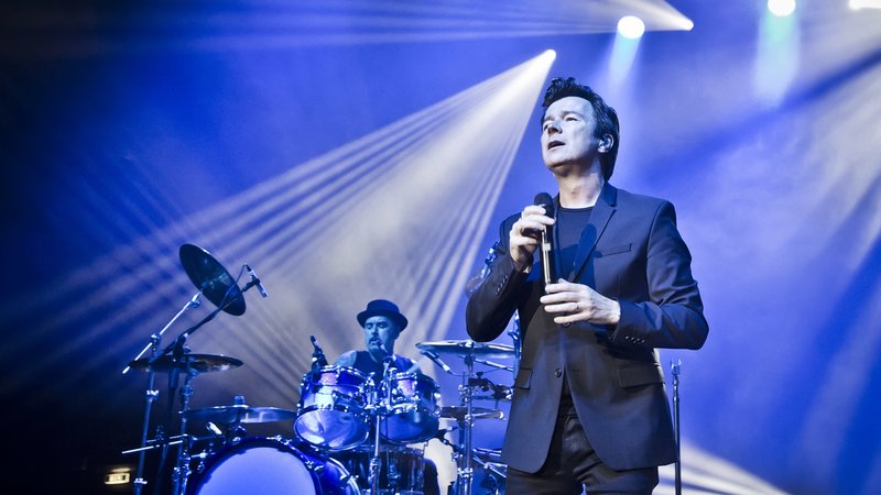 Rick Astley live