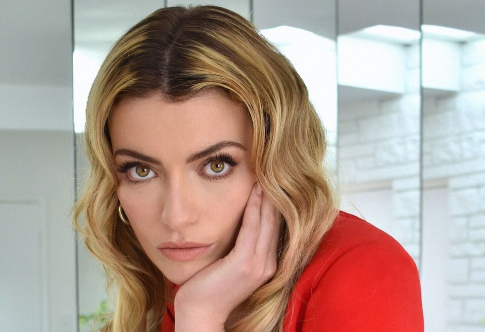 lola lennox want more