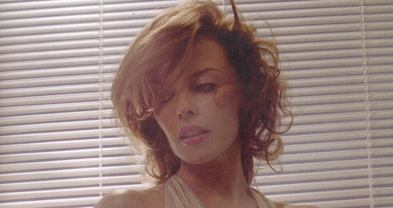 kylie spinning around