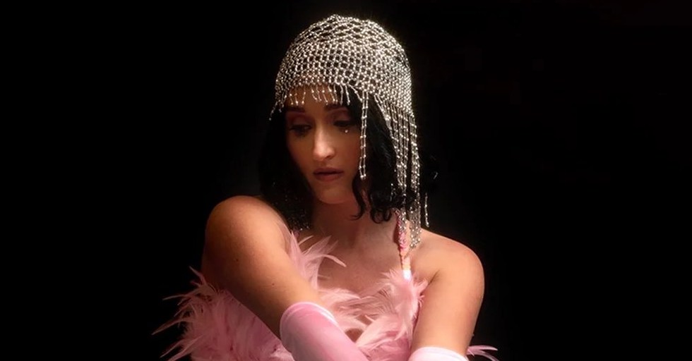 Bessie Deakin magic man