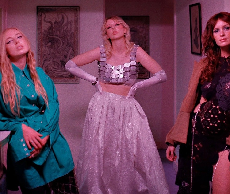 blusher Should We Go Dance